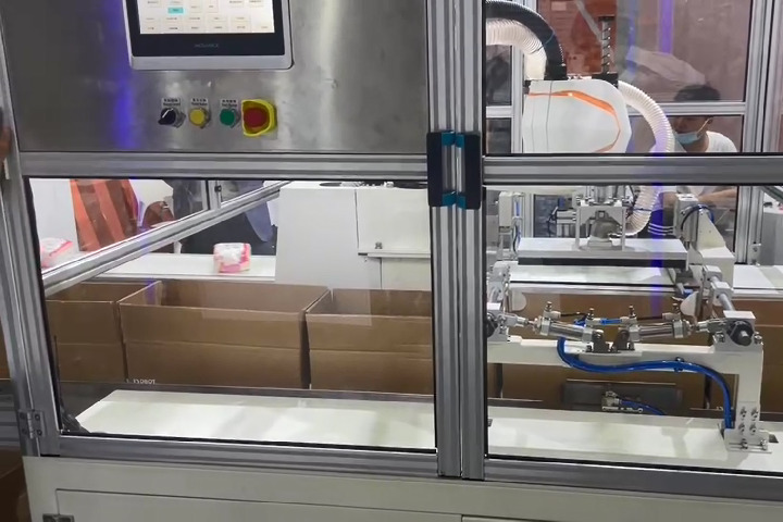 Scara Robots in the picking and packing system