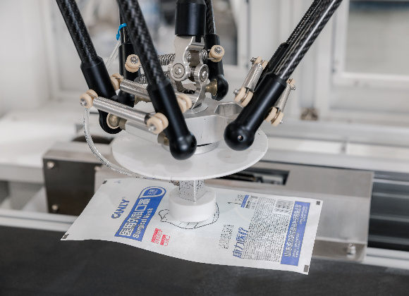 The front-end sorting and subsequent packaging production workshop of medical packages